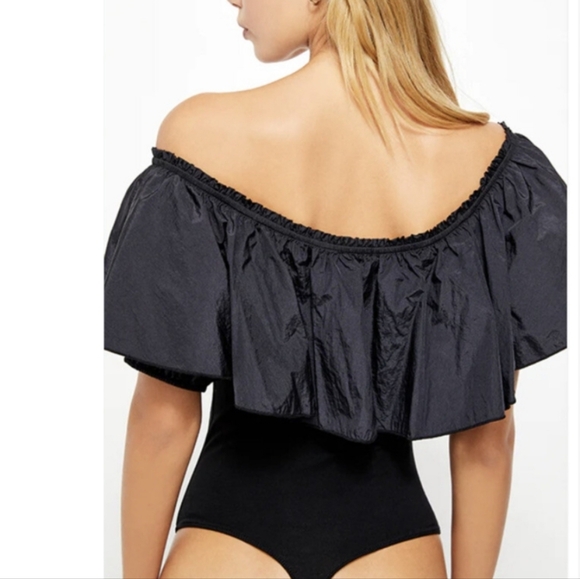 Free People Poof Goes My Heart Ruffle Black Bodysuit Size L - Picture 3 of 6